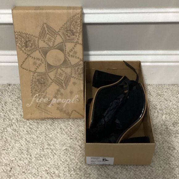 Free People Black Women's Sandals - Picture 2 of 5
